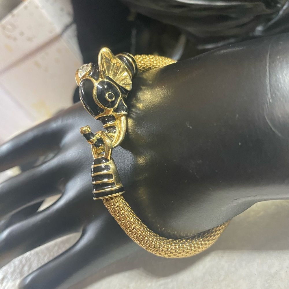 Elephant Mesh Stretch Bracelet - Picture 2 of 4